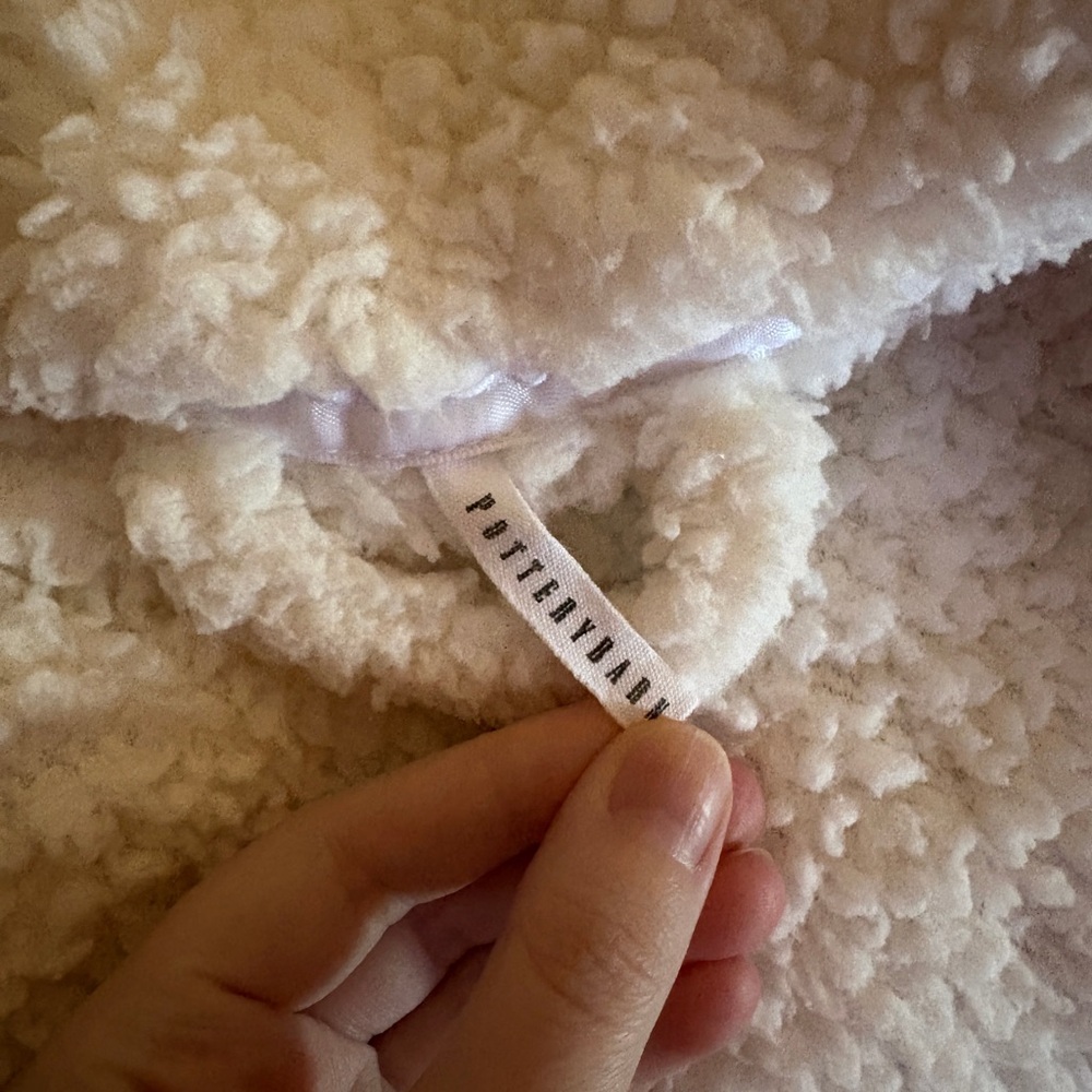 Pottery Barn Women's Cozy White Sherpa Robe - Picture 6 of 6